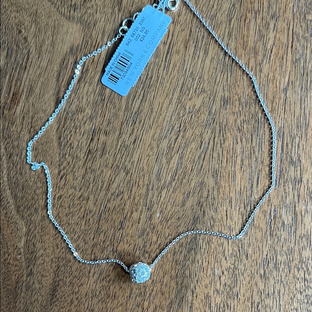 NWT New York & Company silver necklace